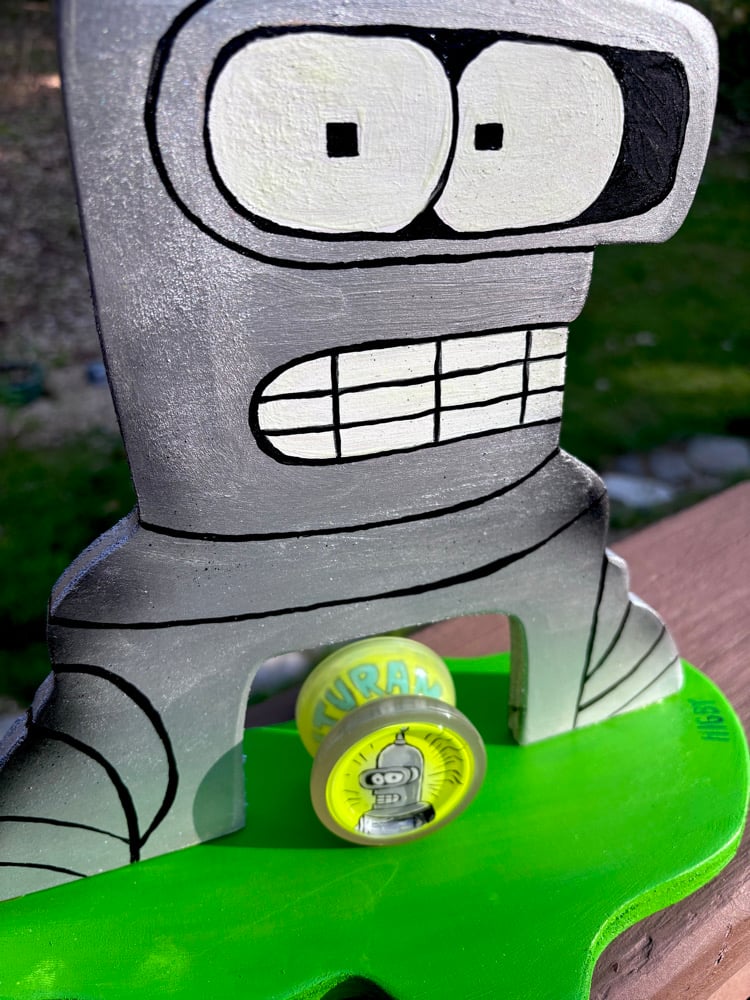 Image of Futurama Glow in the Dark Duncan Freehand One with Bender Display