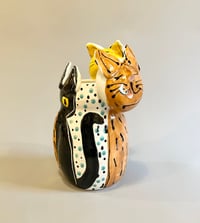 Image 1 of How Many Cats Vase 