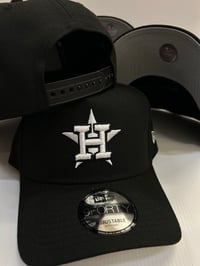Image 2 of New Era 9Forty Black/White A-Frame Snapback