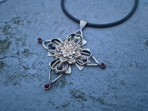 Cross pendant 