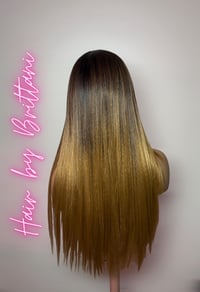 Image 5 of * Synthetic * Ombré  5x5 GLUELESS MIDDLE PART UNIT 20”