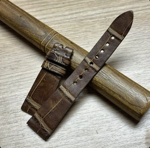 Image of Vintage Tobacco Alligator Watch Strap