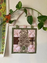Image 2 of very fine house quilted wall hanging