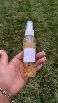 Image 1 of Rosé aqua petal toner