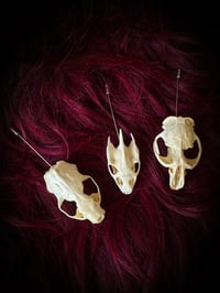 Image 1 of Hat Pins & Lapel Pins - Animal Skulls