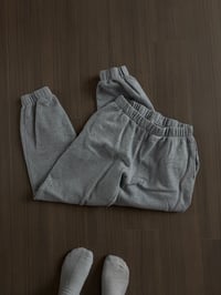 gray sweats (sz medium, 1)