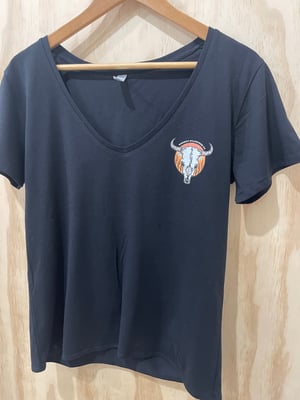 Image of DESERT STAMPEDE CO. Ladies BULL tee _M