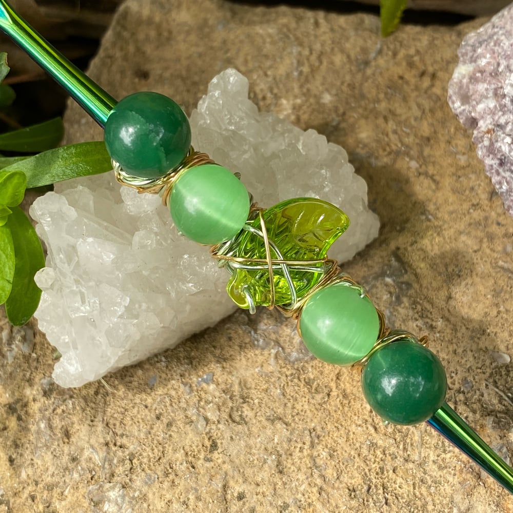 Image of garden leaves dab tool