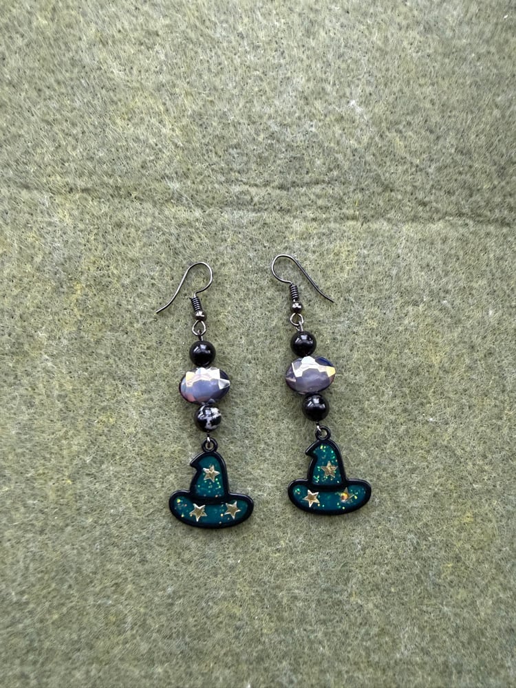 Image of Witch hat earrings 🖤🔮