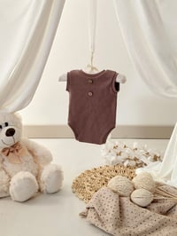 Image 1 of Newborn Photoshoot bodysuit Robbie | sleeveless | brown | photo props