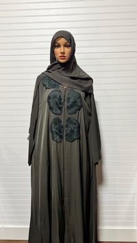 Image 13 of 3D flower Open Abaya 