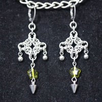 Chainmail diamond earrings with spikes and green glass stars 