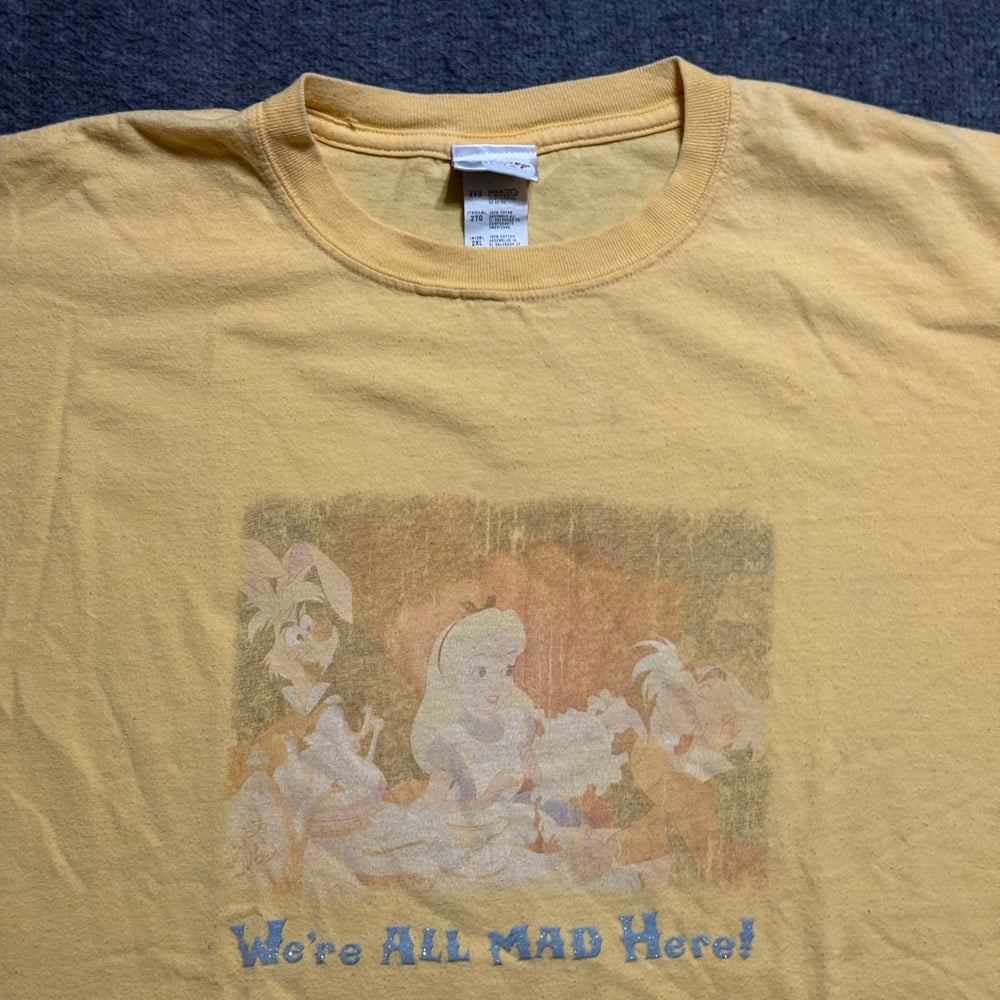 Image of 2000s Disney Alice in Wonderland Graphic Tee (XXL)