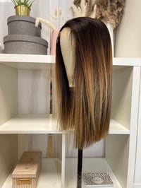 Image 4 of PRÉCOMMANDE Carré long balayage 14’