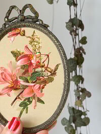 Image 4 of Cadre ancien - lithographie florale