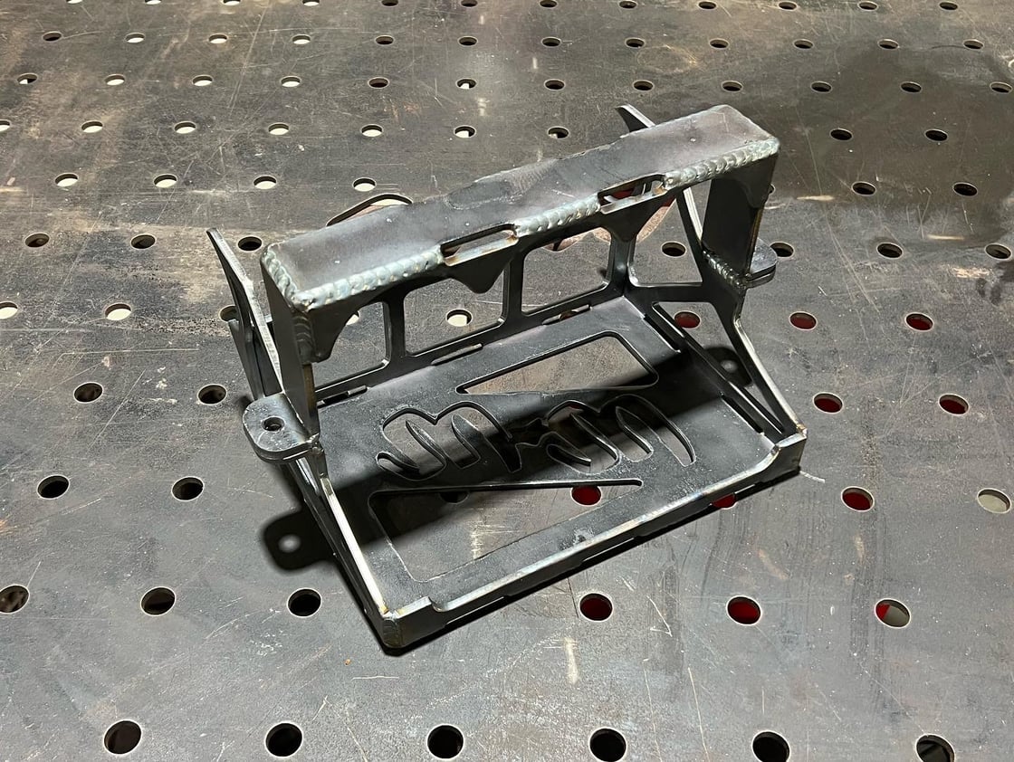 Image of 99-06 GM full-size battery tray 