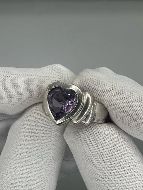 Image of Vintage Sterling Silver Amethyst Heart Ring 