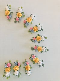 Image 1 of summer flower clip