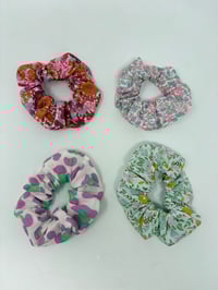 Chouchou à l'unité parmi 4 modèles