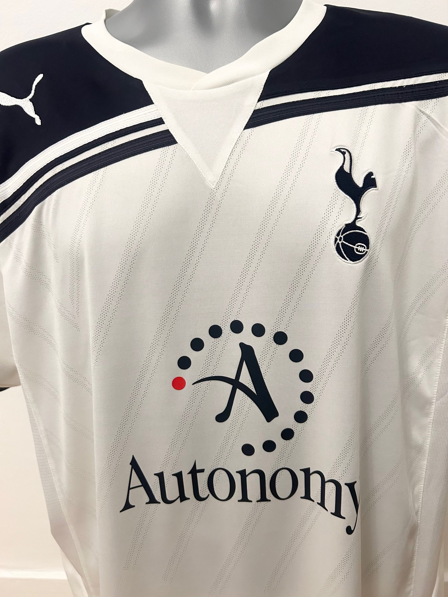 Image of Tottenham Hotspur “LENNON 7” 2010/11 Home Shirt + PL patches (L)