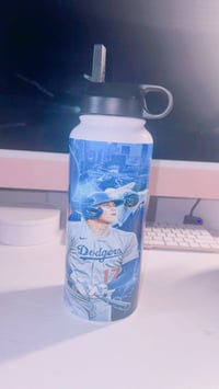 Image 3 of Water bottle 32 oz Blue 💙