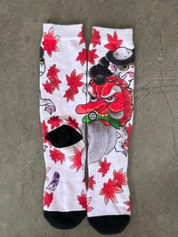 Image 2 of KOKURA HORIMATSU 小倉彫まつ TENGU SOCKS