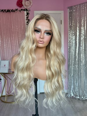 Image of human hair honey blonde (ready to ship)