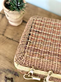 Image 4 of La valise en rotin
