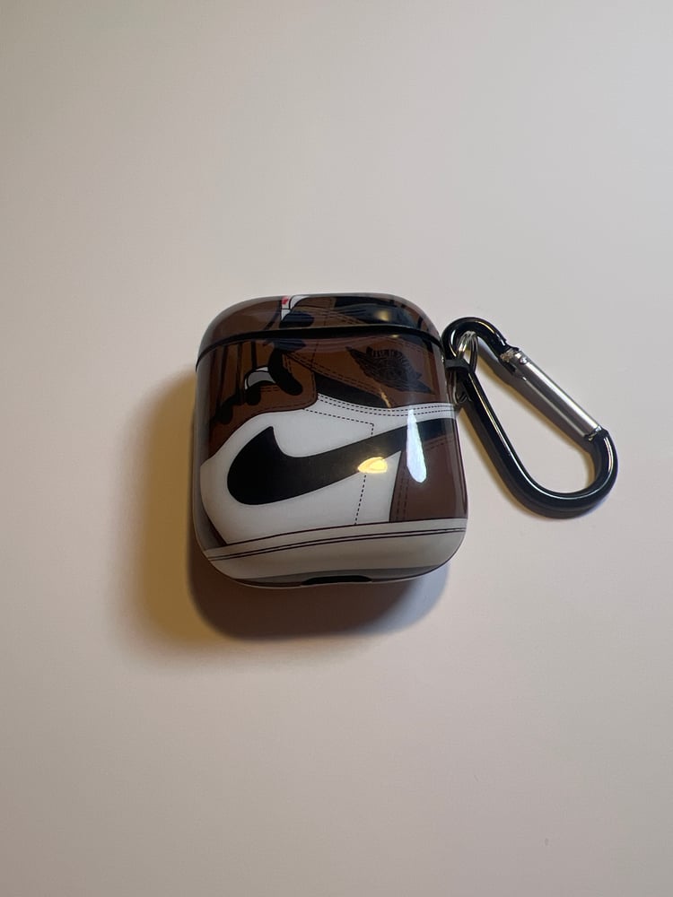 Image of brown AirPod case
