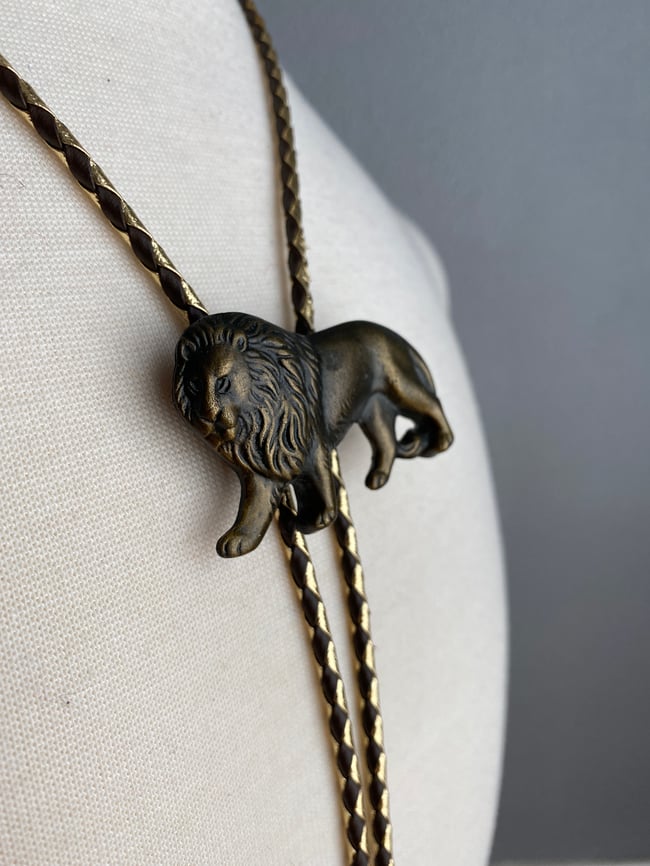 Lion Bolo