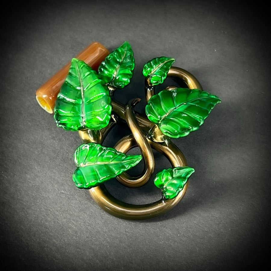 Image of Emerald Leaf Vine Pendant 