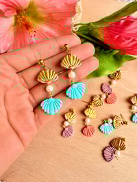 Image 3 of Seashells by the Seashore