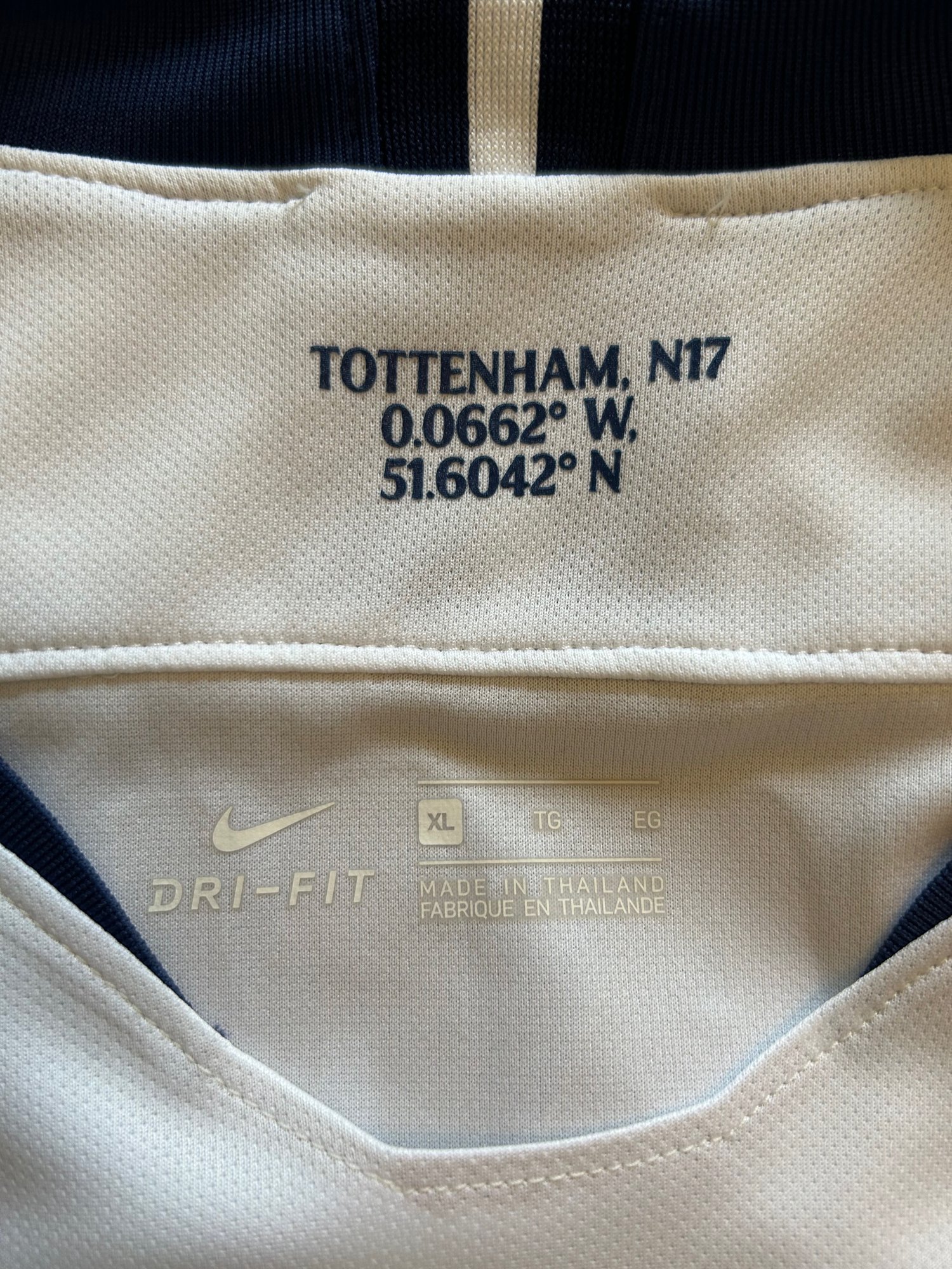 Image of Tottenham Hotspur “KANE 10” 2018/19 Inaugural Home Shirt + patches (XL)