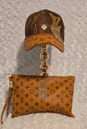 Image of Brown LuV Clutch with matching hat