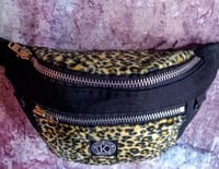 Image 2 of HIP BAG "yellow leopard"