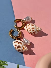 Image 1 of SHELL PEARL EARRINGS 