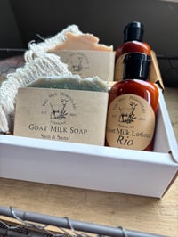 Image 3 of small gift box