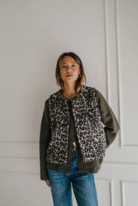 Image 9 of Gilet sans manches LEONY 