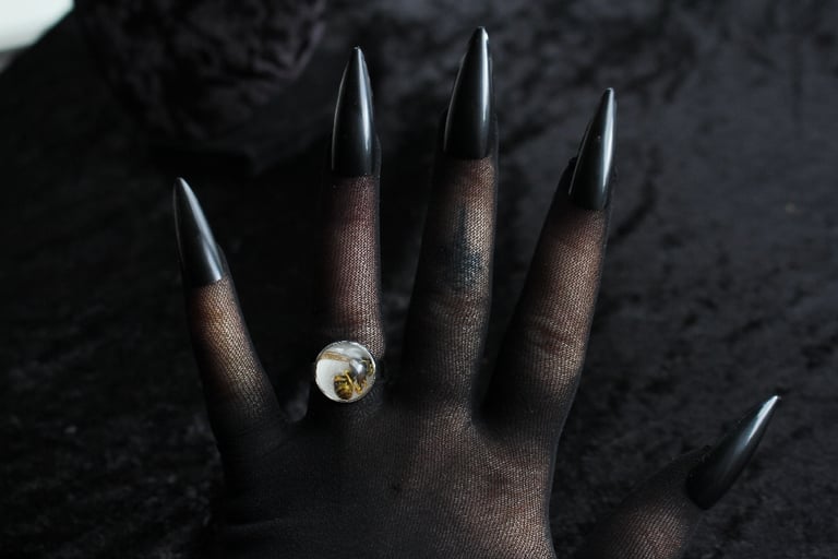 Dead Good naturally deceased wasp ring Image 8