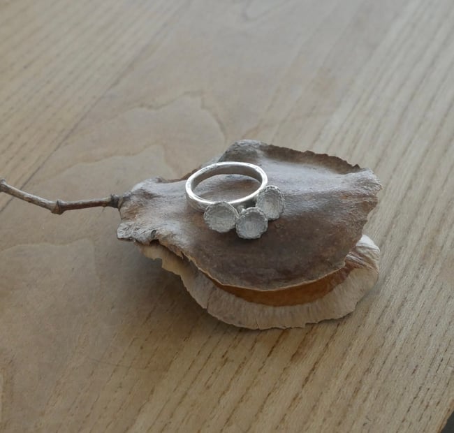 Flower pod ring 