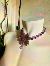 Image 2 of 🌼💜Beaded African Lilac Daisy Choker💜🌼