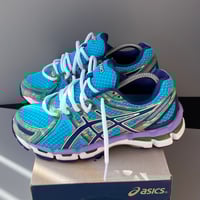 Image 2 of size: us8 uk6 eu39,5 cm25