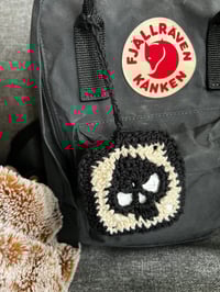 Image 3 of skull crochet headphone case 