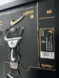 Image 2 of The Queen 