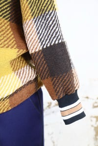 Image 4 of Pull écossais Jaune