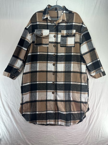 Image of Plaid Flannel Shacket With Pockets - XL