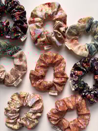 Image 3 of Pastel floral scrunchie 