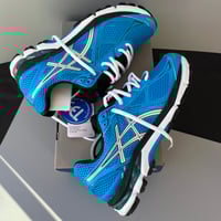 Image 3 of size: us8 uk7 eu41.5 cm26