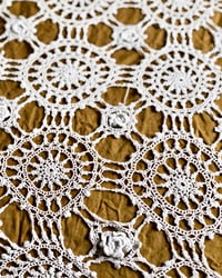 Image 4 of Plaid couvre lit crochet 