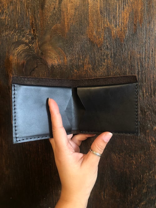 Image of Brown Leather Wallet with Lizard Detail